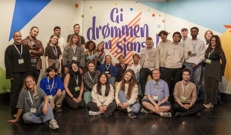 Gruppebildet av alle deltakerne på årets Drømmehelg 2025 på Hamar